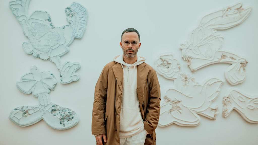 【雕你個樣】朱克伯格為妻子特製雕塑 藝術家Daniel Arsham以「未來考古」作聞名｜2024