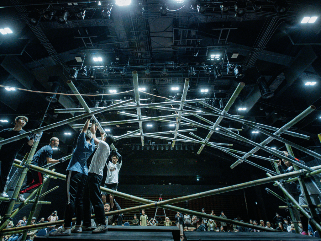 西九自由舞 搭橋