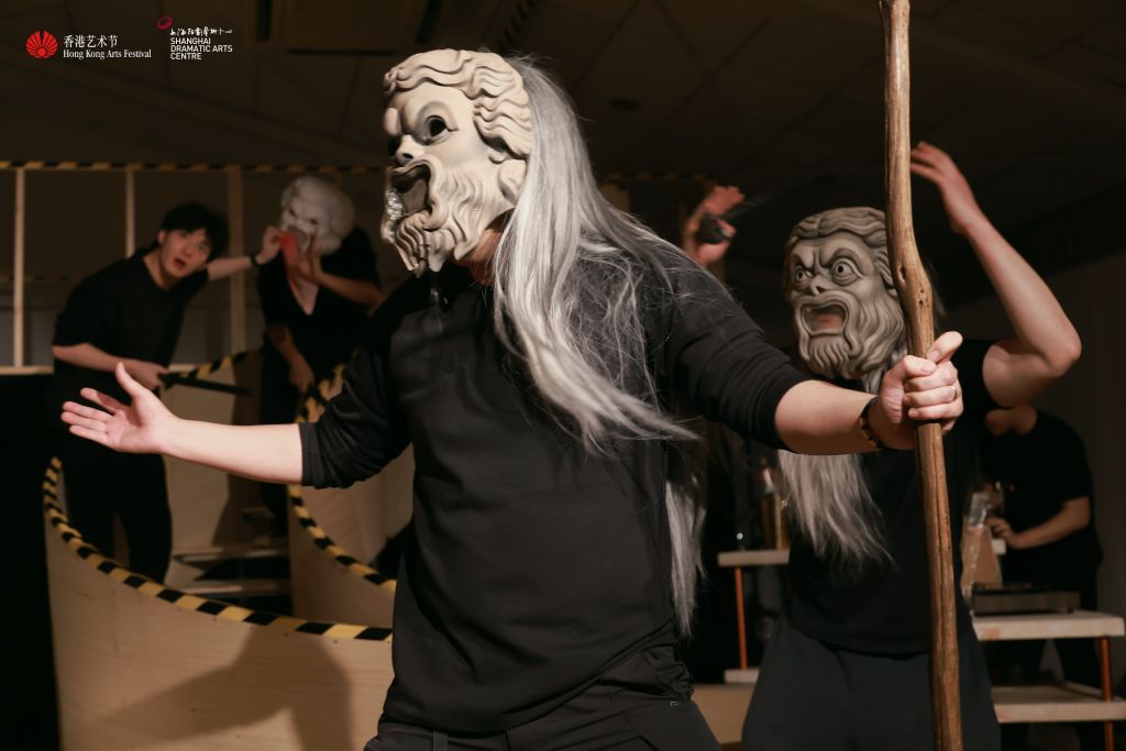 姊姊妹妹站起來