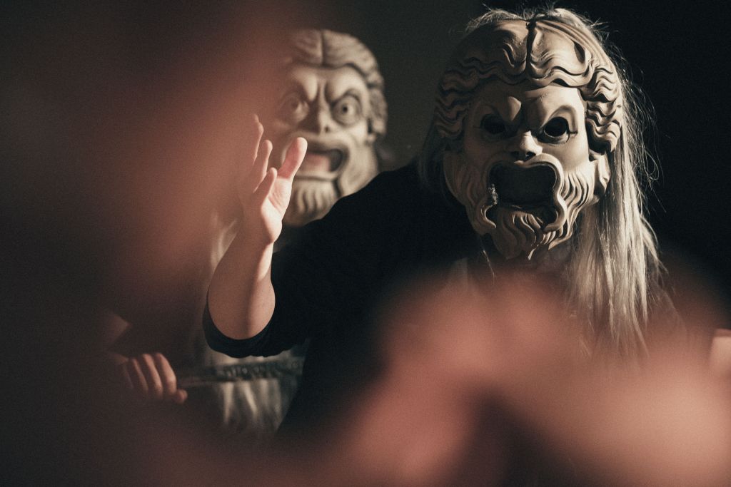 姊姊妹妹站起來