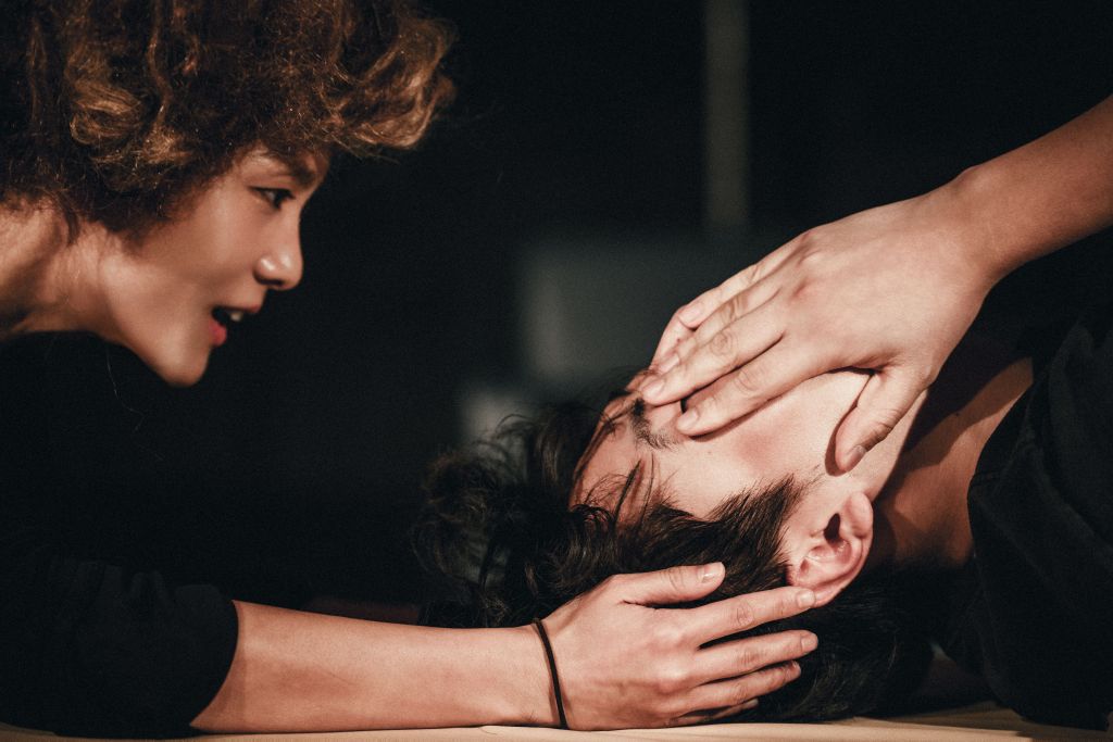 姊姊妹妹站起來