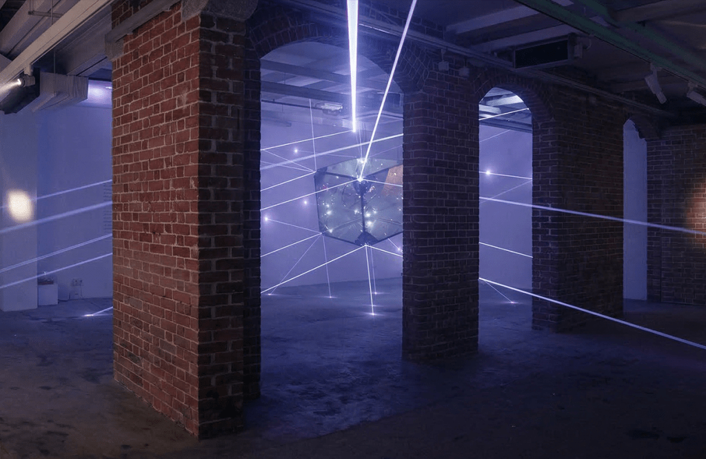 鄭靖裝置作品《時空際會》