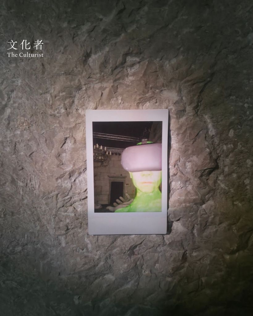 【雙年展系列】威尼斯舊監獄以充電線囚禁觀眾 李亦凡 X Raphael Fonseca:台灣館《鬱卒的平面》| 2026