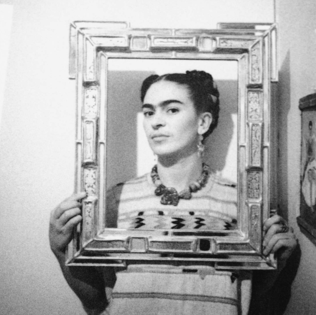 【展覽】從傷痛到偶像：《Frida: The Making of an Icon》 解構一代藝術傳奇的流量密碼 | 2026